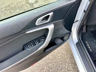 Kia Ceed Sportswagon 1.0 T-GDi 99pk 6-bak - camera - stoel + stuurverw - front + line assist - clima + cruise - apple carplay picture 26