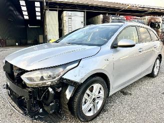 Kia Ceed Sportswagon 1.0 T-GDi 99pk 6-bak - camera - stoel + stuurverw - front + line assist - clima + cruise - apple carplay picture 2