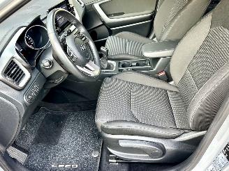 Kia Ceed Sportswagon 1.0 T-GDi 99pk 6-bak - camera - stoel + stuurverw - front + line assist - clima + cruise - apple carplay picture 38