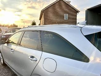Kia Ceed Sportswagon 1.0 T-GDi 99pk 6-bak - camera - stoel + stuurverw - front + line assist - clima + cruise - apple carplay picture 77