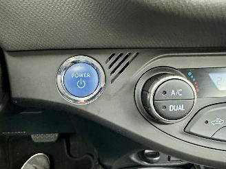 Toyota Yaris 1.5 Hybrid 89pk automaat 5drs - nap - camera - clima - cruise - keyless entry + start - 2e eig - licht + regens picture 23