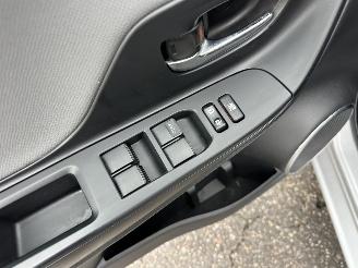 Toyota Yaris 1.5 Hybrid 89pk automaat 5drs - nap - camera - clima - cruise - keyless entry + start - 2e eig - licht + regens picture 20