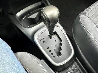 Toyota Yaris 1.5 Hybrid 89pk automaat 5drs - nap - camera - clima - cruise - keyless entry + start - 2e eig - licht + regens picture 14