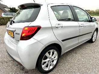 Toyota Yaris 1.5 Hybrid 89pk automaat 5drs - nap - camera - clima - cruise - keyless entry + start - 2e eig - licht + regens picture 5