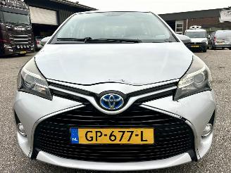 Toyota Yaris 1.5 Hybrid 89pk automaat 5drs - nap - camera - clima - cruise - keyless entry + start - 2e eig - licht + regens picture 3