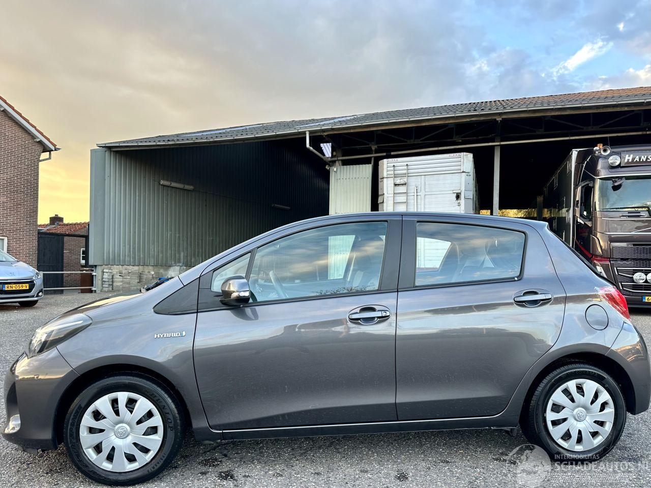 Toyota Yaris 1.5 Hybrid 89pk automaat Aspiration 5drs - 52dkm nap - navi - camera - clima - cruise - facelift - rijdbaar