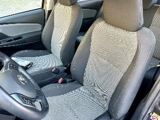 Toyota Yaris 1.5 Hybrid 89pk automaat Aspiration 5drs - 52dkm nap - navi - camera - clima - cruise - facelift - rijdbaar picture 22