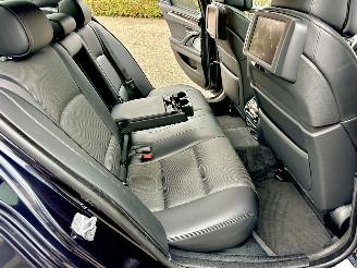 BMW 5-serie 550i 4.4 V8 TwinTurbo 408pk 8-traps aut M-Sport - nap - b&o - schuifdak - massage - softclose - tv schermen - 360cam picture 81