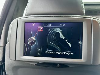 BMW 5-serie 550i 4.4 V8 TwinTurbo 408pk 8-traps aut M-Sport - nap - b&o - schuifdak - massage - softclose - tv schermen - 360cam picture 45