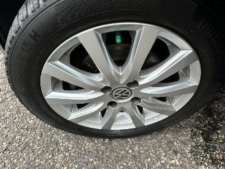 Volkswagen Up! 1.0 BMT 60pk Move up 5drs - 94dkm nap - clima - cruise - leer - stoelverw - city safety system picture 79