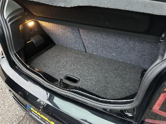 Volkswagen Up! 1.0 BMT 60pk Move up 5drs - 94dkm nap - clima - cruise - leer - stoelverw - city safety system picture 51