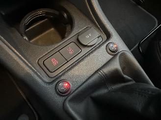 Volkswagen Up! 1.0 BMT 60pk Move up 5drs - 94dkm nap - clima - cruise - leer - stoelverw - city safety system picture 20