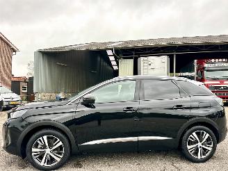 Vaurioauto  passenger cars Peugeot 3008 Gereserveerd 1.6 HYbrid Plug-in 225 Allure 8-traps aut - nap - 1e eig - camera v+a - navi - sfeerverl - keyless - elektr klep 2021/11