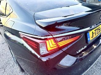 Lexus ES 300H Hybrid 243pk aut + f1 Luxury Line - schuifdak - nap - front + line + side assist - stoelverw + koeling picture 104