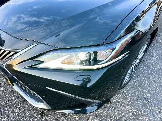 Lexus ES 300H Hybrid 243pk aut + f1 Luxury Line - schuifdak - nap - front + line + side assist - stoelverw + koeling picture 118