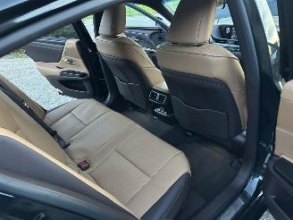 Lexus ES 300H Hybrid 243pk aut + f1 Luxury Line - schuifdak - nap - front + line + side assist - stoelverw + koeling picture 61