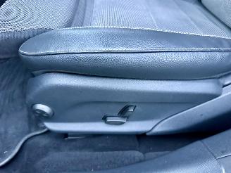 Mercedes E-klasse 220D 194pk 9-traps aut + f1 Excl Line - widescreen - front + line + side assist - cam - navi - sfeerverl picture 60