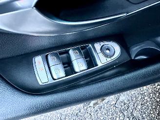 Mercedes E-klasse 220D 194pk 9-traps aut + f1 Excl Line - widescreen - front + line + side assist - cam - navi - sfeerverl picture 66
