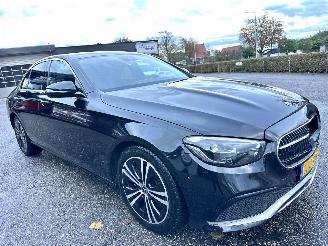 Mercedes E-klasse 220D 194pk 9-traps aut + f1 Excl Line - widescreen - front + line + side assist - cam - navi - sfeerverl picture 3
