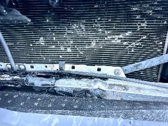Mercedes E-klasse 220D 194pk 9-traps aut + f1 Excl Line - widescreen - front + line + side assist - cam - navi - sfeerverl picture 105