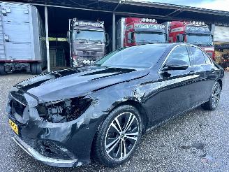 Mercedes E-klasse 220D 194pk 9-traps aut + f1 Excl Line - widescreen - front + line + side assist - cam - navi - sfeerverl picture 2