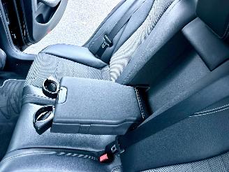 Mercedes E-klasse 220D 194pk 9-traps aut + f1 Excl Line - widescreen - front + line + side assist - cam - navi - sfeerverl picture 76