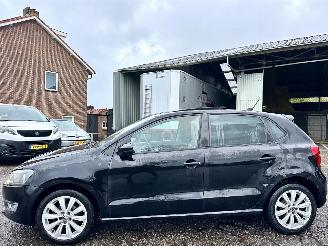 Voiture accidenté Volkswagen Polo 1.2 TSI 105pk 6-bak Highline 5drs - pano - airco - cruise - pdc - lmv - 4x elektr ramen - alcantara 2011/8