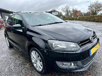 Volkswagen Polo 1.2 TSI 105pk 6-bak Highline 5drs - pano - airco - cruise - pdc - lmv - 4x elektr ramen - alcantara picture 4