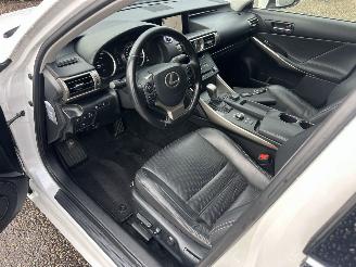 Lexus IS 300H 2.5 Hybrid 181pk aut + F1 Bus.Line Pro - navi - leer - stoelverw - cam - xenon - pdc v+a picture 19