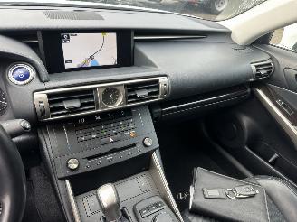 Lexus IS 300H 2.5 Hybrid 181pk aut + F1 Bus.Line Pro - navi - leer - stoelverw - cam - xenon - pdc v+a picture 17
