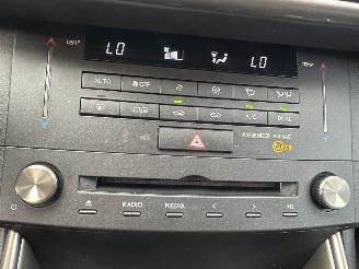 Lexus IS 300H 2.5 Hybrid 181pk aut + F1 Bus.Line Pro - navi - leer - stoelverw - cam - xenon - pdc v+a picture 34