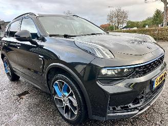 Lynk & Co 01 1.5 Plug-In Hybrid 7-Traps aut - nap - pano - navi - 360cam - stoelverw - 20inch - Infinity - pdc v+a picture 4