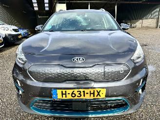 Kia e-Niro 64kWh 204pk aut + F1 Exe.Line - nap - stoelvent - stoelv v+a - stuurverw - front + line + side assist - leer picture 3