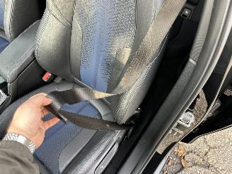 BMW 1-serie 118D 2.0 150pk 8-traps aut + f1 M-Sport - pano - front + line + side + park assist - sfeerverl - keyless - virtual picture 42