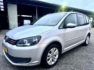 Volkswagen Touran VAN 1.6 TDI 105pk 7-Traps dsg aut Comf - nap - clima - cruise - trekh - lmv - privacy glass - luxe uitvoering picture 2