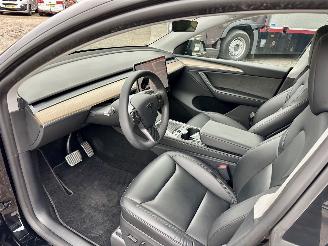 Tesla Model Y Long Range RWD 75kWh 351pk aut - pano - leer - carbon - 360cam - stoelverw v+a - multimedia achter - full self driving picture 16