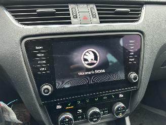 Skoda Octavia 1.0 TSI 116pk 6-bak Greentech Bus Edition Plus - xenon - virtual - camera - pdc - carplay - clima - cruise picture 17