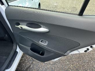 Toyota Auris 1.8 Full Hybrid 123pk aut Executive - nap - navi - camera - keyless entry + start - lmv + 4x goede banden picture 60