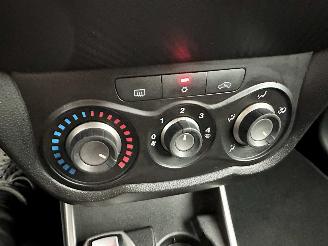 Alfa Romeo MiTo 1.4i 79pk 6-bak Distinctive - airco - elektr ramen + spiegels - lmv - radio - boekjes + sleutels compl picture 17