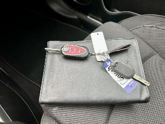Alfa Romeo MiTo 1.4i 79pk 6-bak Distinctive - airco - elektr ramen + spiegels - lmv - radio - boekjes + sleutels compl picture 12