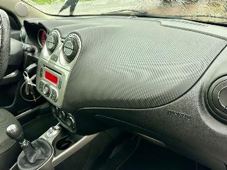 Alfa Romeo MiTo 1.4i 79pk 6-bak Distinctive - airco - elektr ramen + spiegels - lmv - radio - boekjes + sleutels compl picture 39