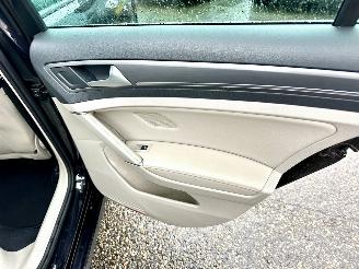 Volkswagen e-Golf 7.5 aut Highl - nap - virtual - keyless - leer - stoelverw - sfeerverl - cam - front + line + side assist picture 61