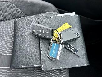 Volkswagen T-Roc Gereserveerd 1.5 TSI 150pk 7-Traps aut Life - 7dkm nap - navi - cam - virtual - front + line + park assist - keyless picture 35