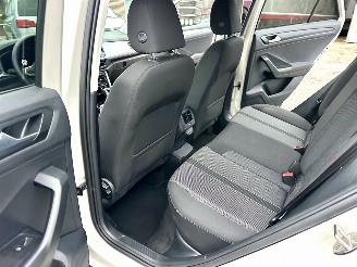 Volkswagen T-Roc Gereserveerd 1.5 TSI 150pk 7-Traps aut Life - 7dkm nap - navi - cam - virtual - front + line + park assist - keyless picture 48