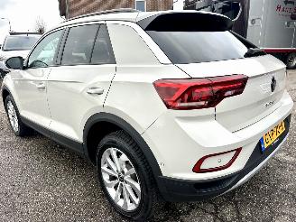 Volkswagen T-Roc Gereserveerd 1.5 TSI 150pk 7-Traps aut Life - 7dkm nap - navi - cam - virtual - front + line + park assist - keyless picture 7