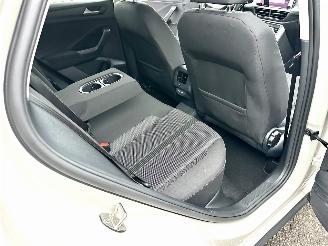Volkswagen T-Roc Gereserveerd 1.5 TSI 150pk 7-Traps aut Life - 7dkm nap - navi - cam - virtual - front + line + park assist - keyless picture 45