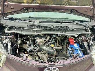 Toyota iQ 1.0 VVTi 68pk automaat Aspiration - 44dkm nap - navi - clima - keyless entry + start - lmv - pdc picture 60