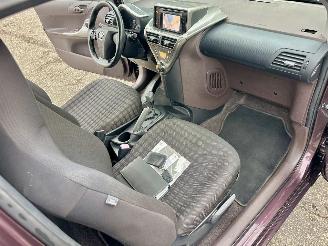 Toyota iQ 1.0 VVTi 68pk automaat Aspiration - 44dkm nap - navi - clima - keyless entry + start - lmv - pdc picture 23