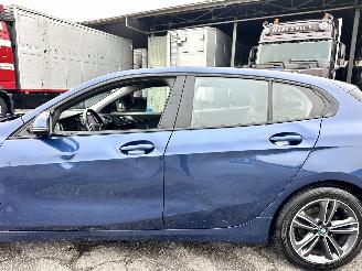 BMW 1-serie 118i 136pk 7-Traps aut High Exe - nap - virtual - nav - cam - front + line + park assist - leer + stoelverw - sfeerverl picture 99