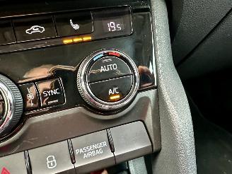 Skoda Karoq 1.5 TSI 150pk 7-Traps aut Bus.Edition - nap - navi - stoelverw - pdc - front assist - keyless - inkl trekh picture 26